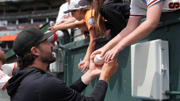 San Francisco Giants manager Tony Vitello, signing autographs | Credit: Darren Yamashita