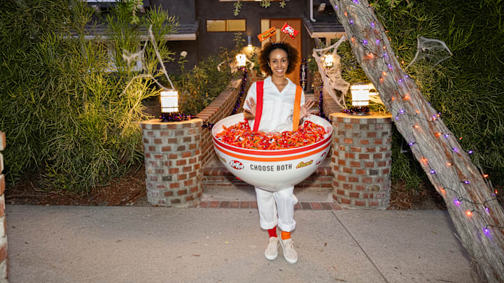 KIT KAT and Reese’s Bring Trick-or-Treatable Costume to Life. Image Credit to Hershey's. 