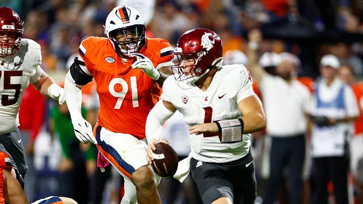 Jason Hammond pursues the Washington State quarterback, Oct. 18, 2025. Jason Hammond pursues the Washington State quarterback, Oct. 18, 2025.