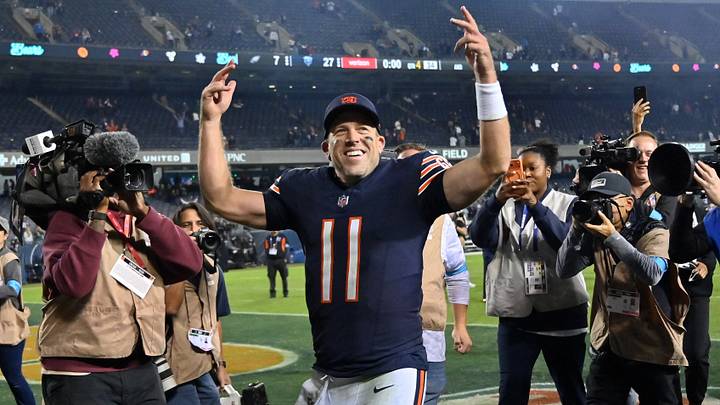 Chicago Bears quarterback Case Keenum (11) celebrates after the game against the Philadelphia Eagles at Soldier Field. Mandatory Credit: Patrick Gorski-Imagn Images Chicago Bears quarterback Case Keenum (11) celebrates after the game against the Philadelphia Eagles at Soldier Field. Mandatory Credit: Patrick Gorski-Imagn Images