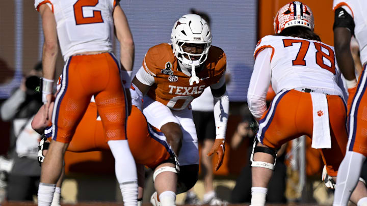 Dec 21, 2024; Austin, Texas, USA; Texas Longhorns linebacker Anthony Hill Jr. (0) in action during the game between the Texas Longhorns and the Clemson Tigers in the CFP National Playoff First Round at Darrell K Royal-Texas Memorial Stadium. Mandatory Credit: Jerome Miron-Imagn Images Dec 21, 2024; Austin, Texas, USA; Texas Longhorns linebacker Anthony Hill Jr. (0) in action during the game between the Texas Longhorns and the Clemson Tigers in the CFP National Playoff First Round at Darrell K Royal-Texas Memorial Stadium. Mandatory Credit: Jerome Miron-Imagn Images