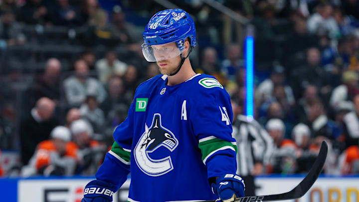 Philadelphia Flyers v Vancouver Canucks