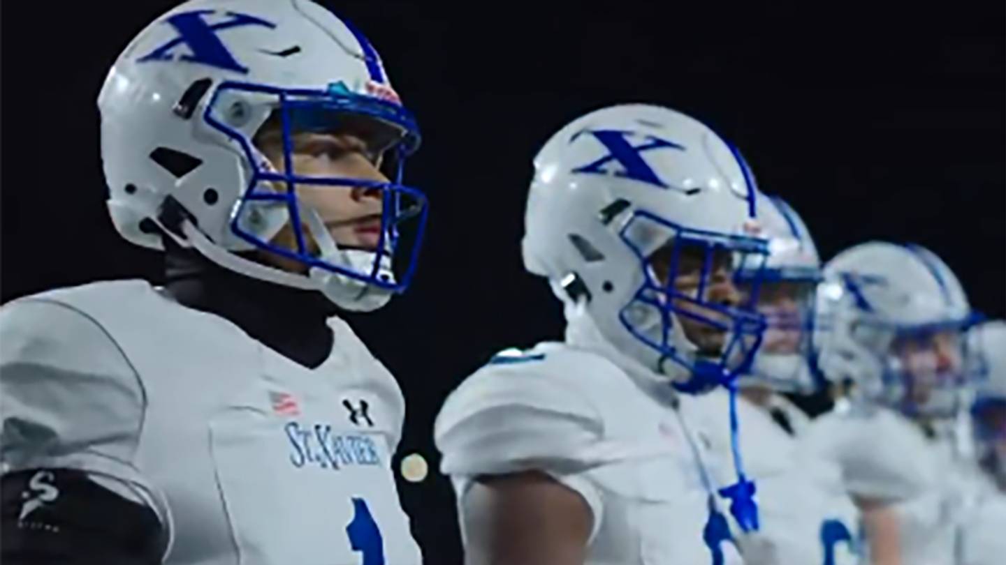 cincinnati elder football helmets St. Xavier Rallies from 20 Points Down to Stun Top-Ranked Elder Before  22,000 Fans at Cincinnati's Paycor Stadium