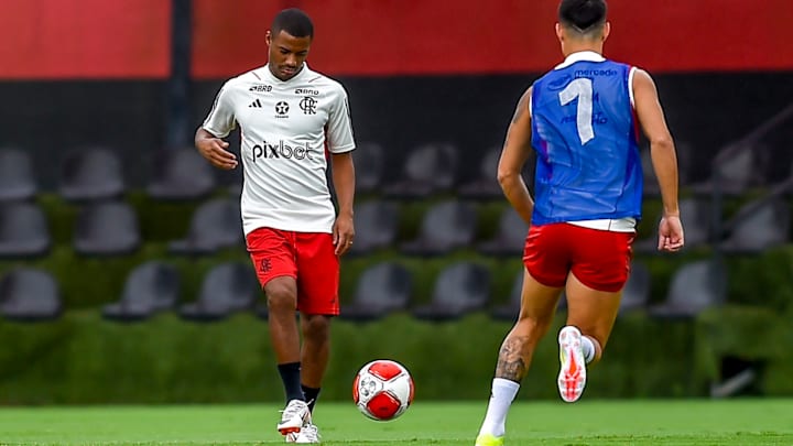De La Cruz não vai estrear com o uniforme do Flamengo em Manaus. 