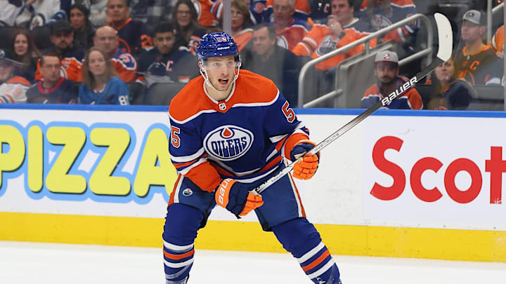 Winnipeg Jets v Edmonton Oilers