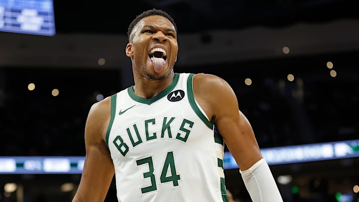 Memphis Grizzlies v Milwaukee Bucks