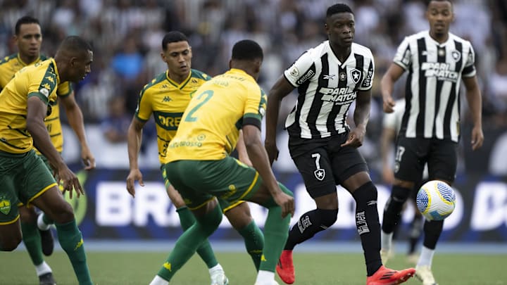 Botafogo finaliza quase 30 vezes, mas não marca e empata com o Cuiabá