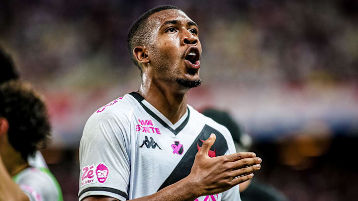 Rayan atravessa grande fase no Vasco 