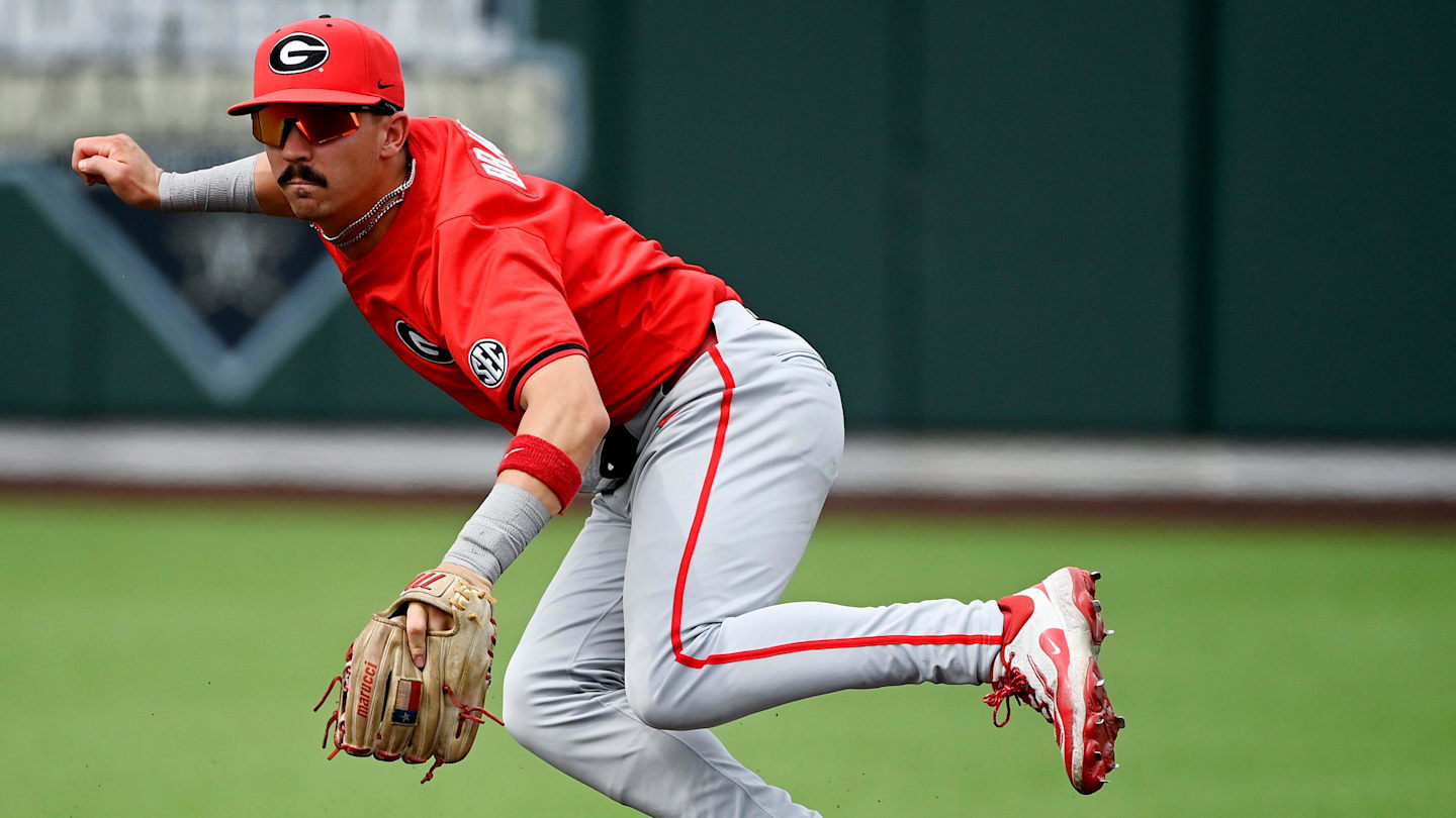 Live Updates - University of Georgia V.s University of Florida, Game Three