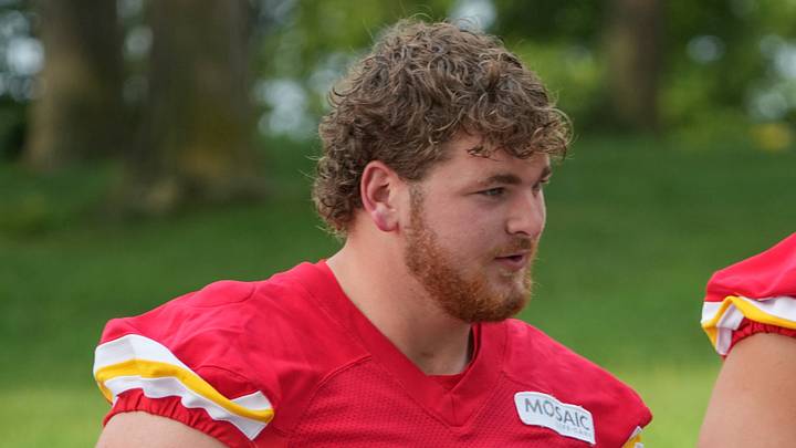 Josh Thompson signed with the Kansas City Chiefs as an undrafted free agent before joining the Atlanta Falcons. Josh Thompson signed with the Kansas City Chiefs as an undrafted free agent before joining the Atlanta Falcons.
