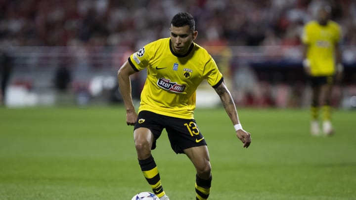 Orbelín Pineda quiere volver a México y su representante negocia con Rayados sin permiso de AEK Atenas