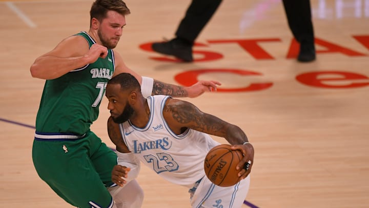 Lakers recibirán la visita de Mavericks