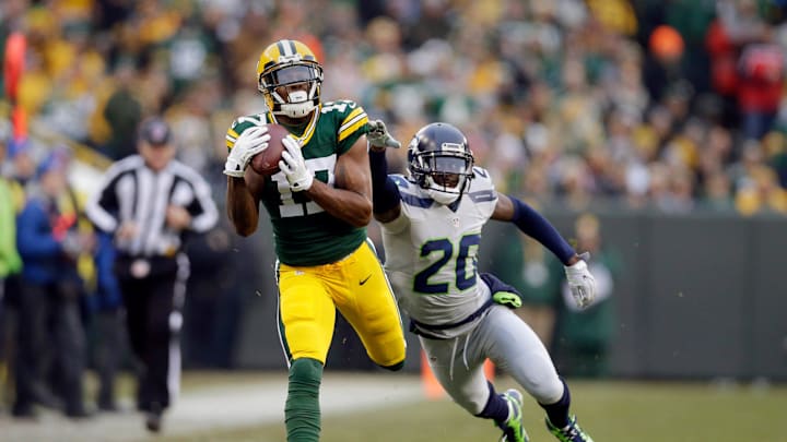 Green Bay Packers wide receiver Davante Adams catches a 66-yard touchdown pass from Aaron Rodgers.