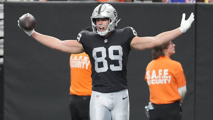 Las Vegas Raiders tight end Brock Bowers (89) reacts after catching a touchdown against the Denver Broncos during the first half at Allegiant Stadium. Las Vegas Raiders tight end Brock Bowers (89) reacts after catching a touchdown against the Denver Broncos during the first half at Allegiant Stadium.