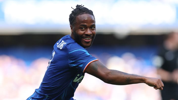 Raheem Sterling quitte Chelsea pour rejoindre Arsenal en prêt jusqu'à la fin de la saison. Raheem Sterling quitte Chelsea pour rejoindre Arsenal en prêt jusqu'à la fin de la saison.