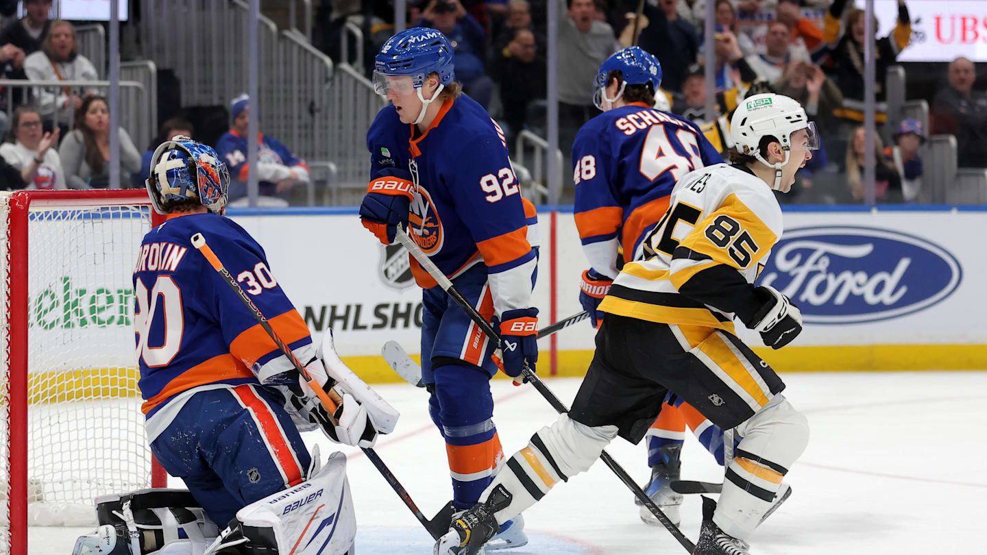 NY Islanders second period collapse costs them in crucial loss to Pittsburgh Penguins