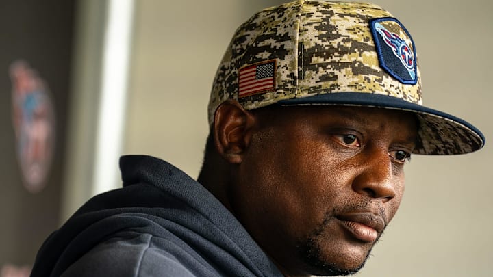 Tennessee Titans defensive coordinator Dennard Wilson