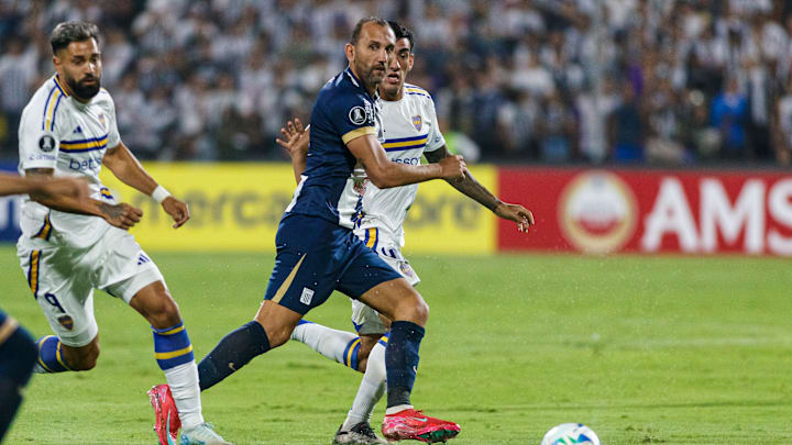 Alianza Lima e Boca Juniors disputam vaga para terceira fase da Libertadores