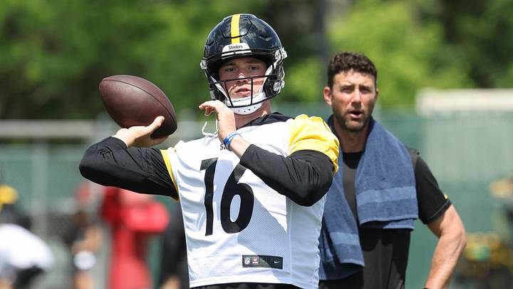 May 28, 2026; Pittsburgh, PA, USA;  Pittsburgh Steelers quarterback Drew Allar (16) participates in OTA  drills at the UPMC Rooney Sports Complex. Mandatory Credit: Charles LeClaire-Imagn Images