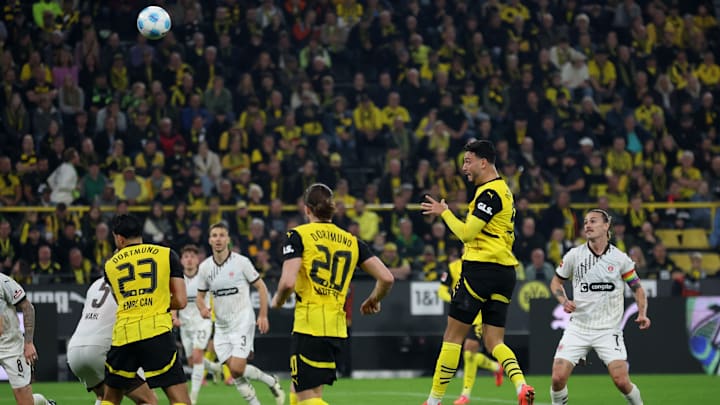 Borussia Dortmund v FC St. Pauli 1910 - Bundesliga