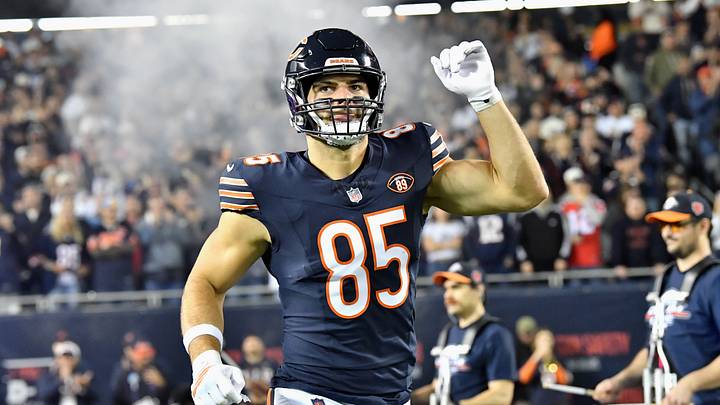 Chicago Bears TE Cole Kmet takes the field prior to a game at Soldier Field. Mandatory Credit: Patrick Gorski-Imagn Images Chicago Bears TE Cole Kmet takes the field prior to a game at Soldier Field. Mandatory Credit: Patrick Gorski-Imagn Images