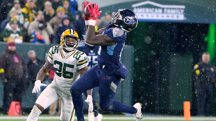 Tennessee Titans wide receiver Treylon Burks (16)