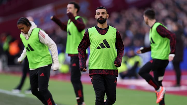 Mohamed Salah fue un inusual suplente contra el West Ham el domingo Mohamed Salah fue un inusual suplente contra el West Ham el domingo