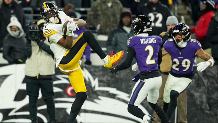 Pittsburgh Steelers wide receiver George Pickens makes a catch against the Baltimore Ravens.