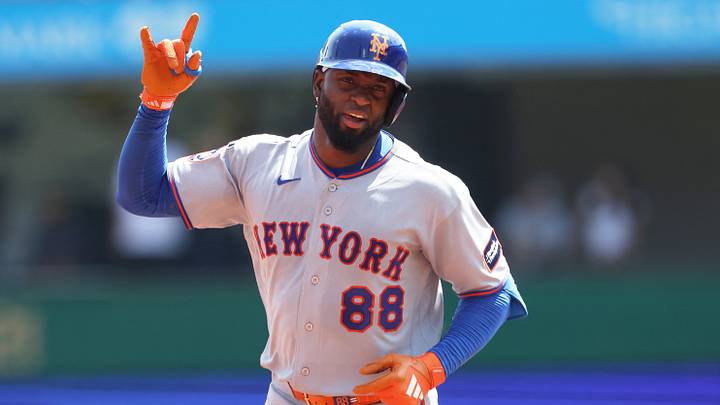 Aug 9, 2026; Pittsburgh, Pennsylvania, USA;  New York Mets center fielder Luis Robert Jr. (88) gestures as he circles the bases on a two run home run against the Pittsburgh Pirates during the third inning at PNC Park. Mandatory Credit: Charles LeClaire-Imagn Images