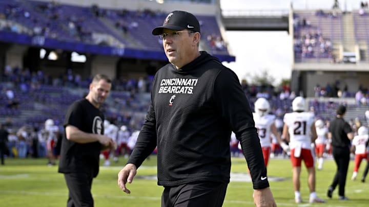 Nov 29, 2025; Fort Worth, Texas, USA; Cincinnati Bearcats head coach Scott Satterfield looks on before the game against the TCU Horned Frogs at Amon G. Carter Stadium. Mandatory Credit: Jerome Miron-Imagn Images Nov 29, 2025; Fort Worth, Texas, USA; Cincinnati Bearcats head coach Scott Satterfield looks on before the game against the TCU Horned Frogs at Amon G. Carter Stadium. Mandatory Credit: Jerome Miron-Imagn Images