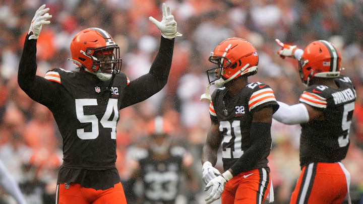 Browns defensive end Ogbo Okoronkwo fires up the crowd after the Cincinnati Bengals committed a false start.
