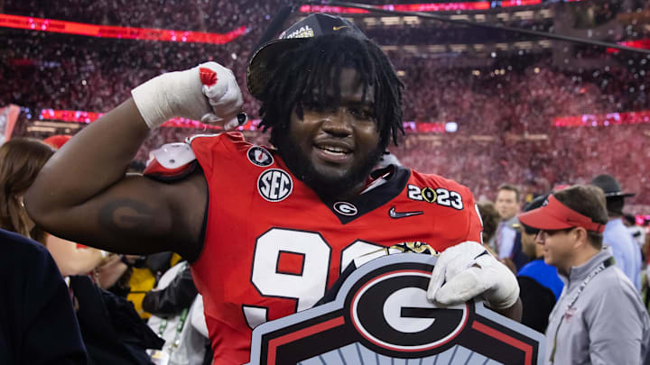 Georgia Bulldogs defensive lineman Bear Alexander (99)