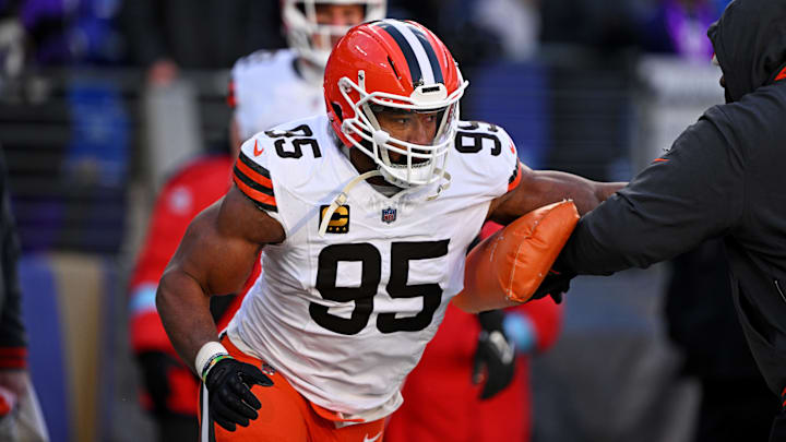Cleveland Browns defensive end Myles Garrett warms up before the game against Baltimore Ravens at M&T Bank Stadium. 
