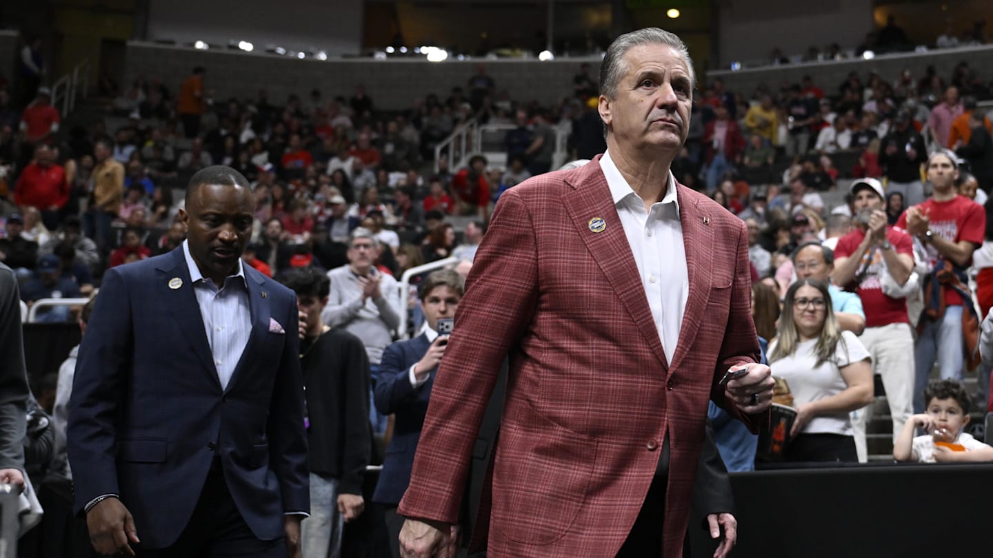 John Calipari Smartly Utilizing Transfer Portal to Compliment Arkansas Freshman Star