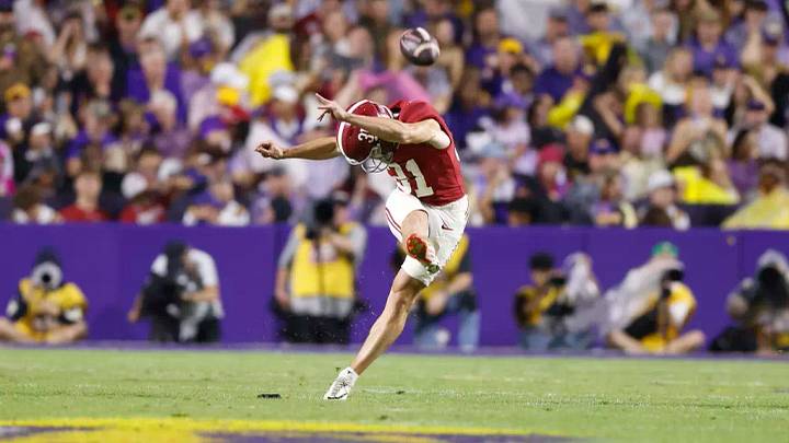 Alabama Kicker Conor Talty (31) punts the ball against LSU at Tiger Stadium in Baton Rouge, LA on Saturday, Nov 9, 2024. Alabama Kicker Conor Talty (31) punts the ball against LSU at Tiger Stadium in Baton Rouge, LA on Saturday, Nov 9, 2024.