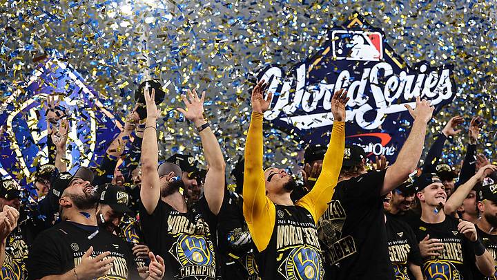 Los Brewers celebran su victoria en la Serie Mundial. Los Brewers celebran su victoria en la Serie Mundial.