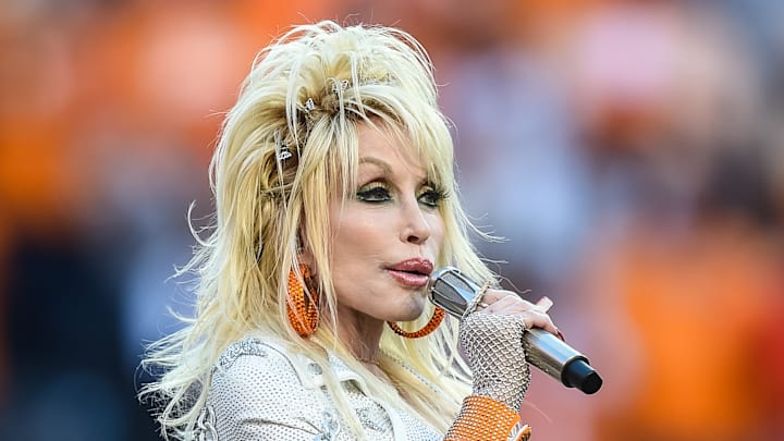 Dolly Parton singing at a Tennessee football game
