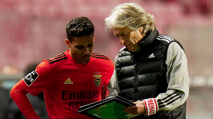 Brasileiro ficou apenas uma temporada no clube português