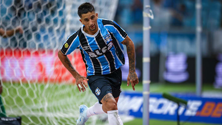 Kike Olivera chegou no meio do estadual e assumiu a titularidade