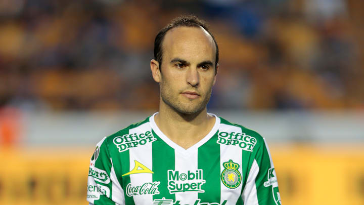 El jugador Landon Donovan con el León.