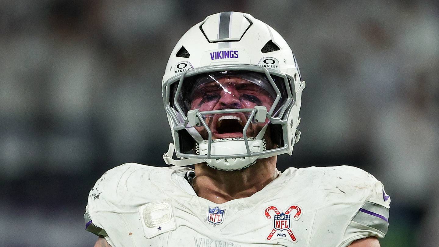 Pros & Cons of a Blake Cashman Contract Extension for Vikings