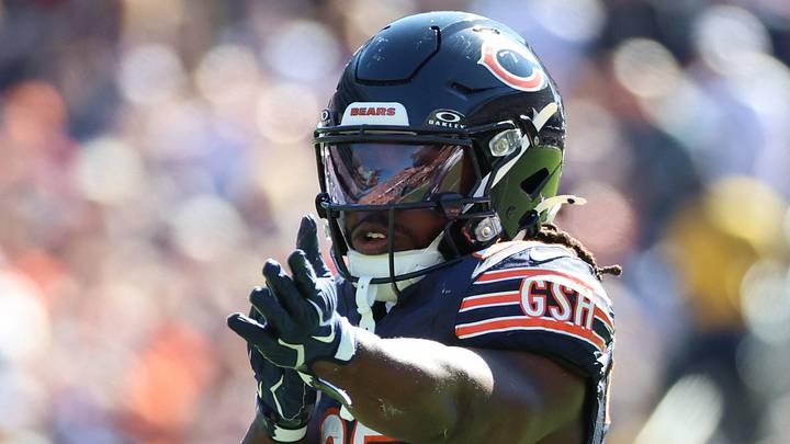 Chicago Bears running back Kyle Monangai (25) reacts after a play against the New York Jets during the second quarter at Soldier Field. Mandatory Credit: Mike Dinovo-Imagn Images Chicago Bears running back Kyle Monangai (25) reacts after a play against the New York Jets during the second quarter at Soldier Field. Mandatory Credit: Mike Dinovo-Imagn Images