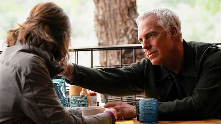 Siobhan Murphy (Orla Brady) and Harry Bosch (Titus Welliver) in BOSCH: LEGACY Photo Credit: Greg Gayne/Prime © Amazon Content Services LLC