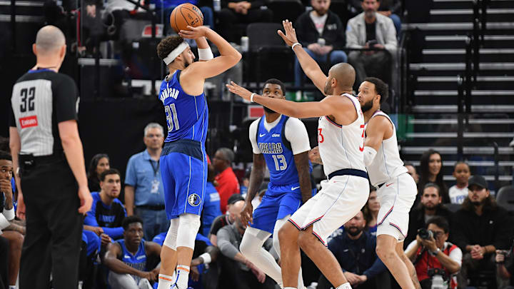 Dallas Mavericks v Los Angeles Clippers