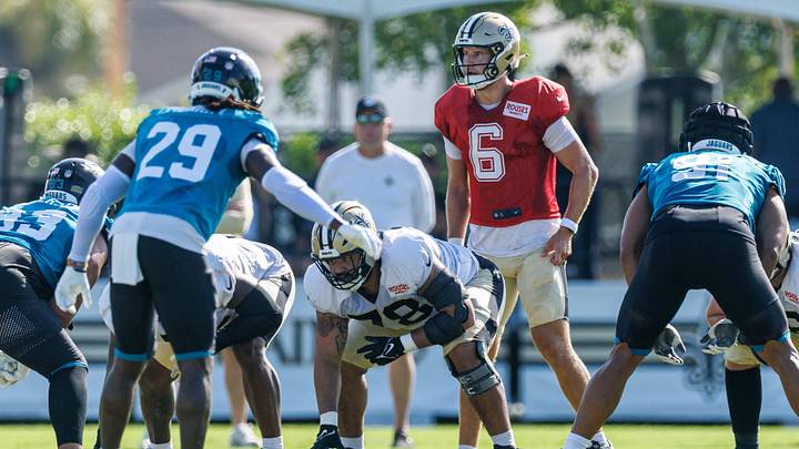 Aug 13, 2026; Metairie, LA, USA; New Orleans Saints quarterback Tyler Shough (6) looks over the Jacksonville Jaguars defense during a joint scrimmage during at Ochsner Sports Performance Center. Mandatory Credit: Stephen Lew-Imagn Images Aug 13, 2026; Metairie, LA, USA; New Orleans Saints quarterback Tyler Shough (6) looks over the Jacksonville Jaguars defense during a joint scrimmage during at Ochsner Sports Performance Center. Mandatory Credit: Stephen Lew-Imagn Images