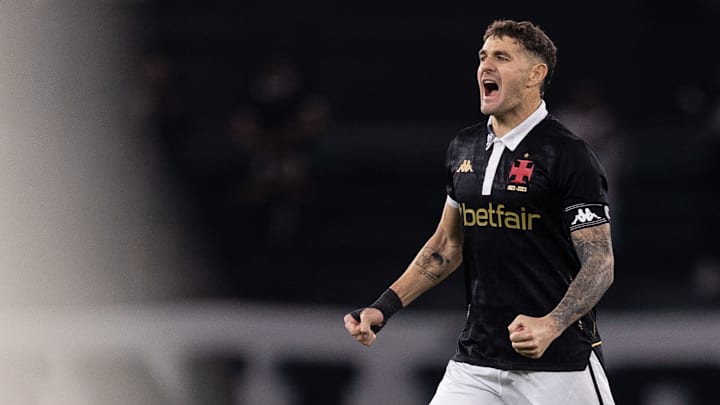 Vegetti é referência no ataque do Vasco