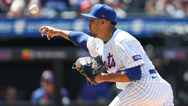 May 11, 2025; New York City, New York, USA; New York Mets relief pitcher Edwin Diaz (39) delivers a pitch during the ninth inning against the Chicago Cubs at Citi Field. Mandatory Credit: Vincent Carchietta-Imagn Images May 11, 2025; New York City, New York, USA; New York Mets relief pitcher Edwin Diaz (39) delivers a pitch during the ninth inning against the Chicago Cubs at Citi Field. Mandatory Credit: Vincent Carchietta-Imagn Images