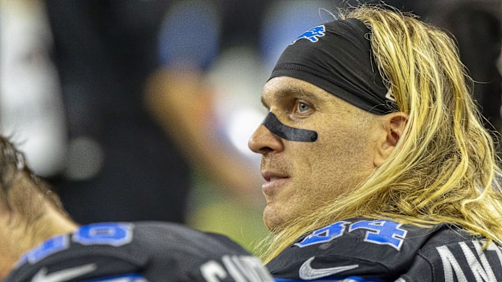 Oct 20, 2025; Detroit, Michigan, USA; Detroit Lions middle linebacker Alex Anzalone (34)  sits on the bench against the Tampa Bay Buccaneers during the second half at Ford Field. Mandatory Credit: David Reginek-Imagn Images