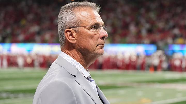 Jan 9, 2026; Atlanta, GA, USA; Urban Meyer on the sidelines prior to the 2025 Peach Bowl and semifinal game of the College Football Playoff between the Oregon Ducks and the Indiana Hoosiers at Mercedes-Benz Stadium. Mandatory Credit: Dale Zanine-Imagn Images Jan 9, 2026; Atlanta, GA, USA; Urban Meyer on the sidelines prior to the 2025 Peach Bowl and semifinal game of the College Football Playoff between the Oregon Ducks and the Indiana Hoosiers at Mercedes-Benz Stadium. Mandatory Credit: Dale Zanine-Imagn Images