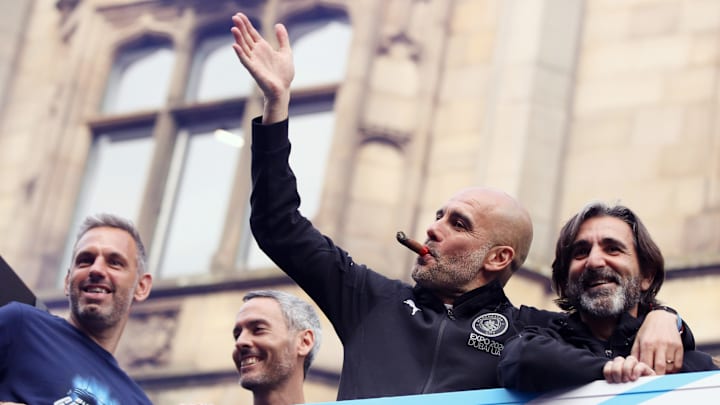 Pep Guardiola cuando llega la hora de incorporar futbolistas en el Manchester City.